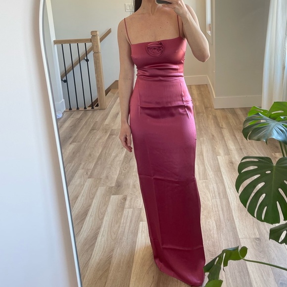 REFORMATION FRANKIE DRESS SIZE 4 - Picture 3 of 4